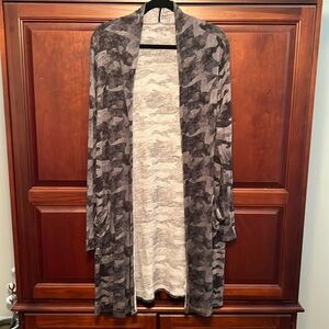 Women’s grey camo shrug.